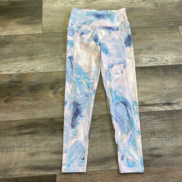 Victoria's Secret Pants - Victoria’s Secret 7/8 leggings NWT Size 4